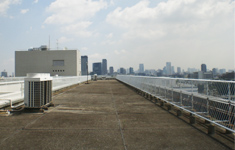 大学1号館（9階建て）　屋上